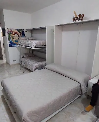 Ampio Monolocale Con Terrazzo - A 2 Passi Dal Mare Appartement Latte