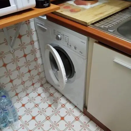 Ampio Monolocale Con Terrazzo - A 2 Passi Dal Mare Lägenhet