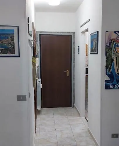 Ampio Monolocale Con Terrazzo - A 2 Passi Dal Mare *