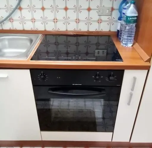Ampio Monolocale Con Terrazzo - A 2 Passi Dal Mare Daire Latte